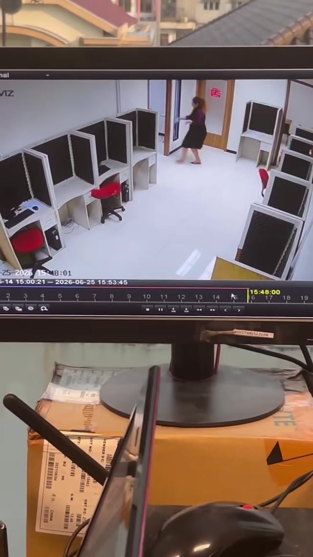 90K views · 4.7K reactions | already directly fighting, even though this is still Joko Prabuwesi's first day in office. Video 📹 by: @jokoprabuwesi | Artificial Intelligence News